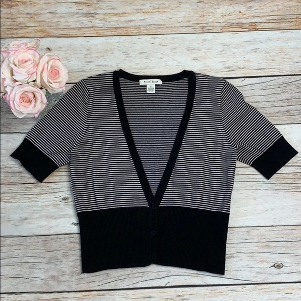 Ladies White House Black Market cropped cardigan